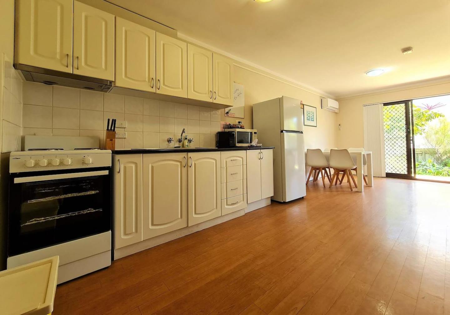 West Beach Lagoon 202 - Quiet & Ground Floor! Perth Buitenkant foto